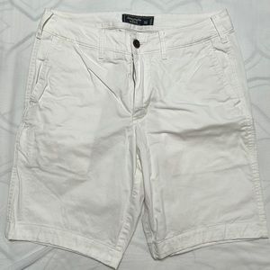 Abercrombie and Fitch mens W30 flat front shorts